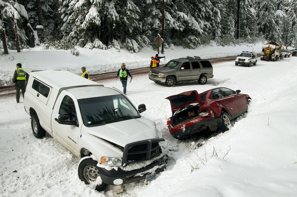 cars in a snow accident